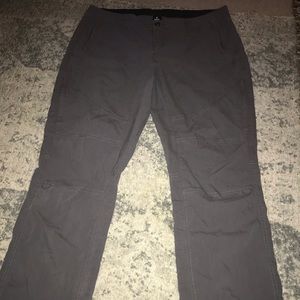 KUHL Women's Size 16 Short Roll Up Hiking Pants w/Pockets